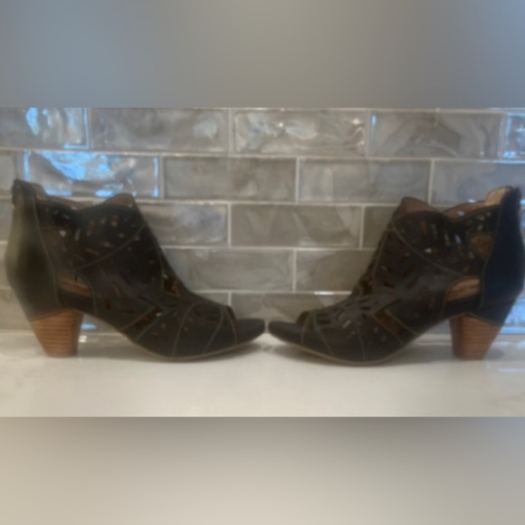 For details please read from original post - Picture 4 of 10